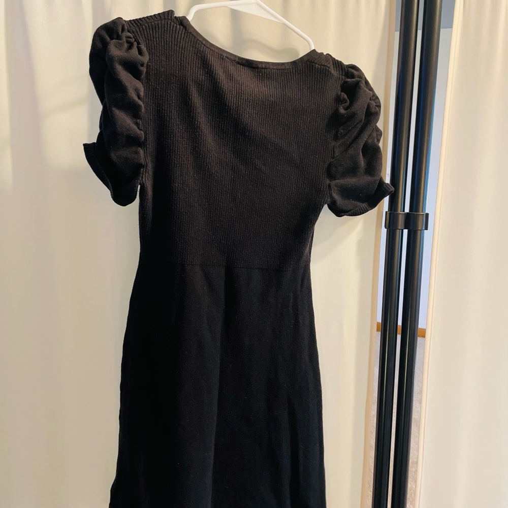 Take out dress - Picture 2 of 2
